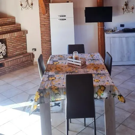 Casa Vacanza Lmt Aci Catena Exterior photo